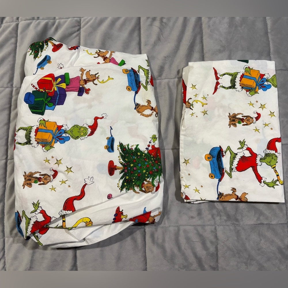 Pottery Barn Grinch Crib Sheet Set